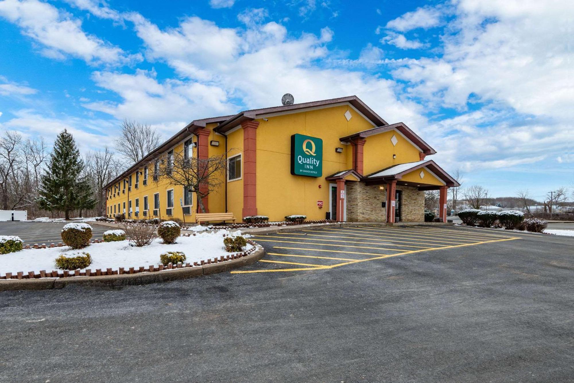 Quality Inn Oneida Exterior photo