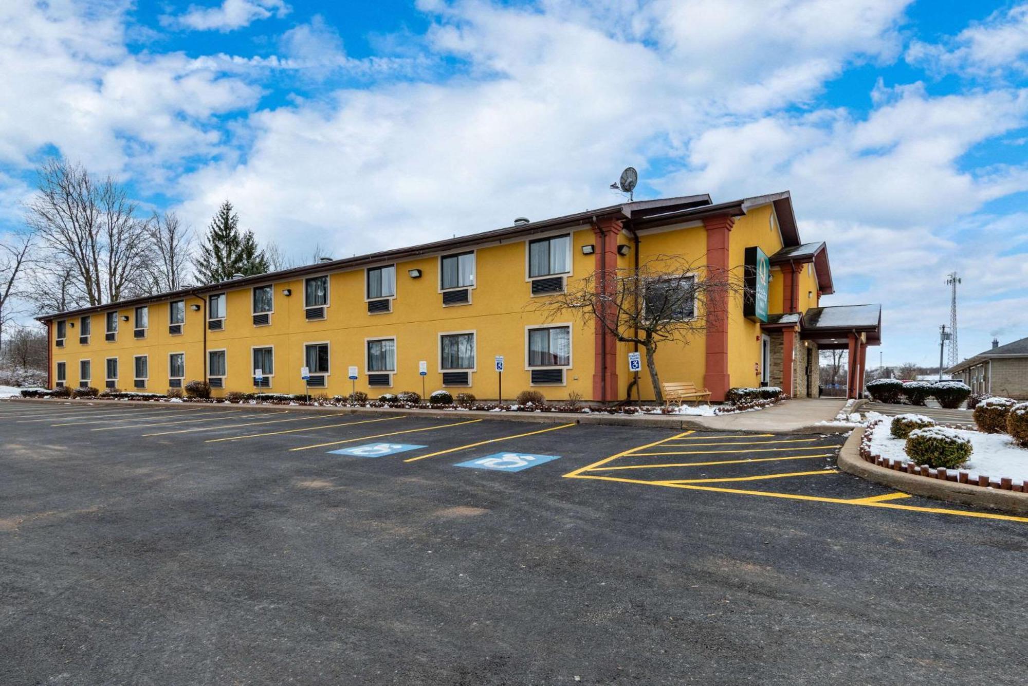 Quality Inn Oneida Exterior photo